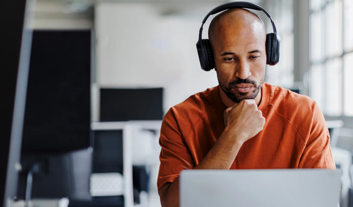 A NordProtect customer agent assisting a user.